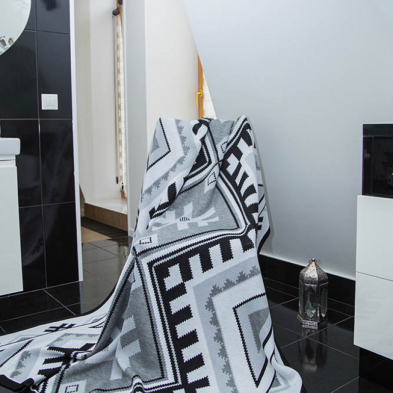 Плед трикотажный Этно черно-белый 160-220 см