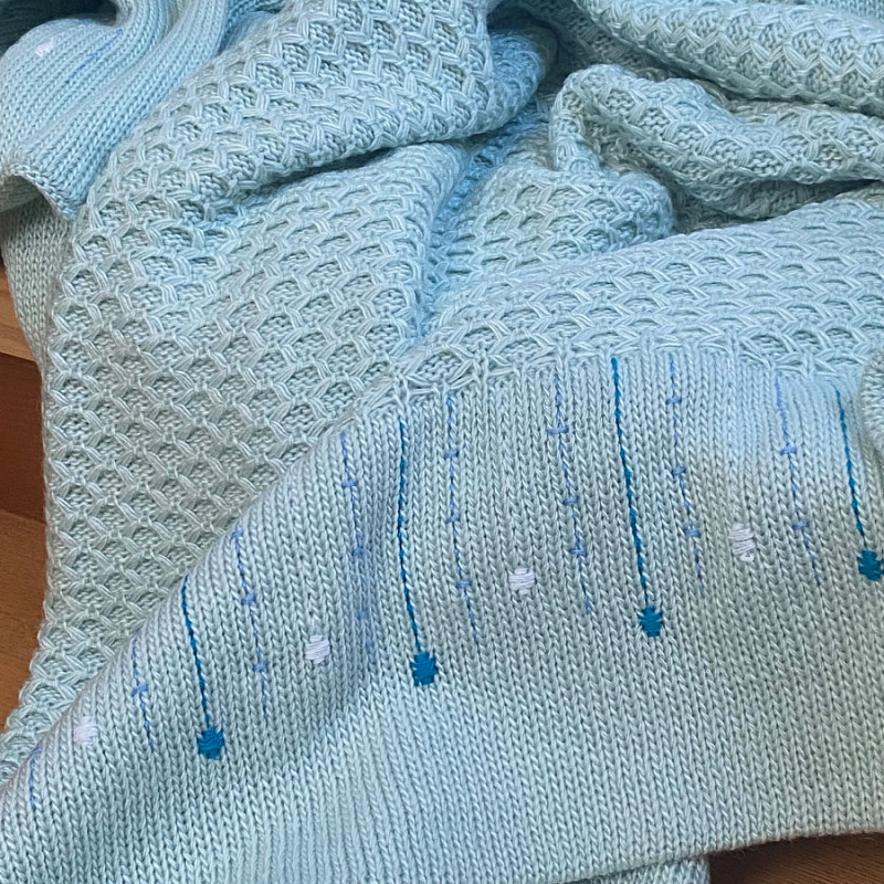 Вышитый вязаный плед тиффани капельки 190х210 см