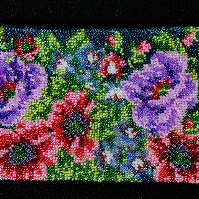 Косметичка вышитая вручную бисером букет 12х15 см