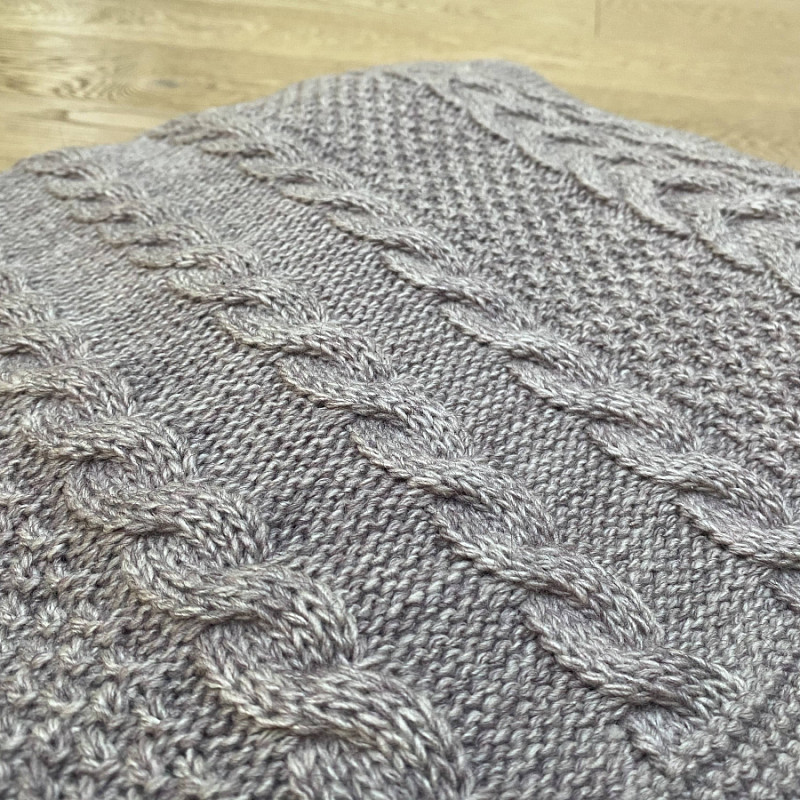 Вязанный плед в сложные косы светлая лаванда 160-220 см