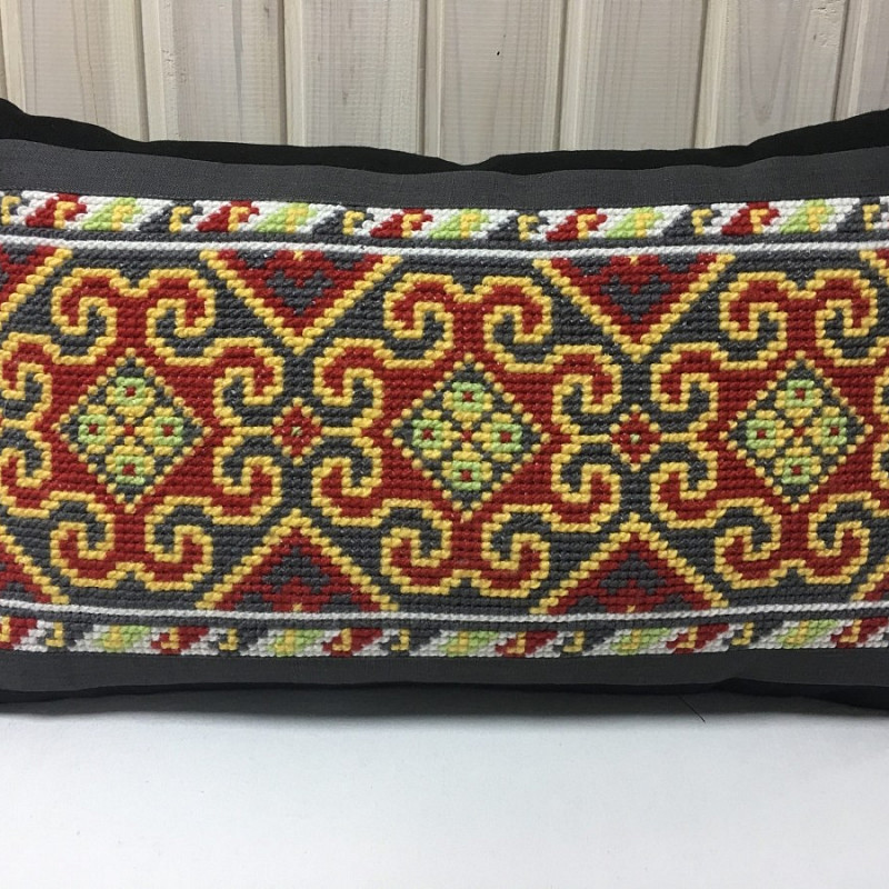 Украинский узор на индийский лад черная 1