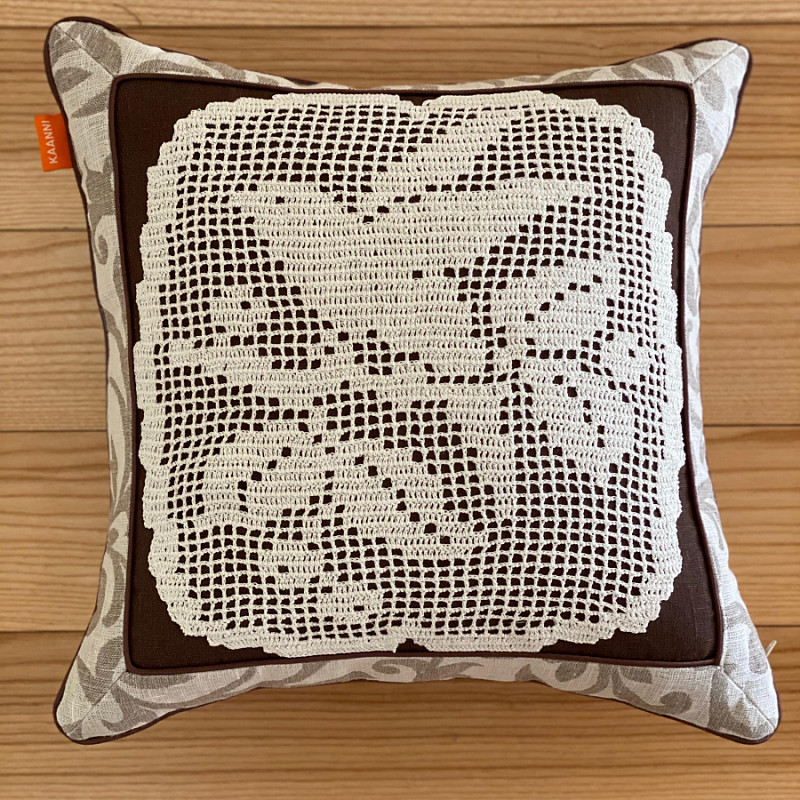 Пташечка взлетает 40х40см