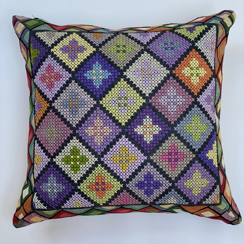 Фиолетовые ромбы в гобелене