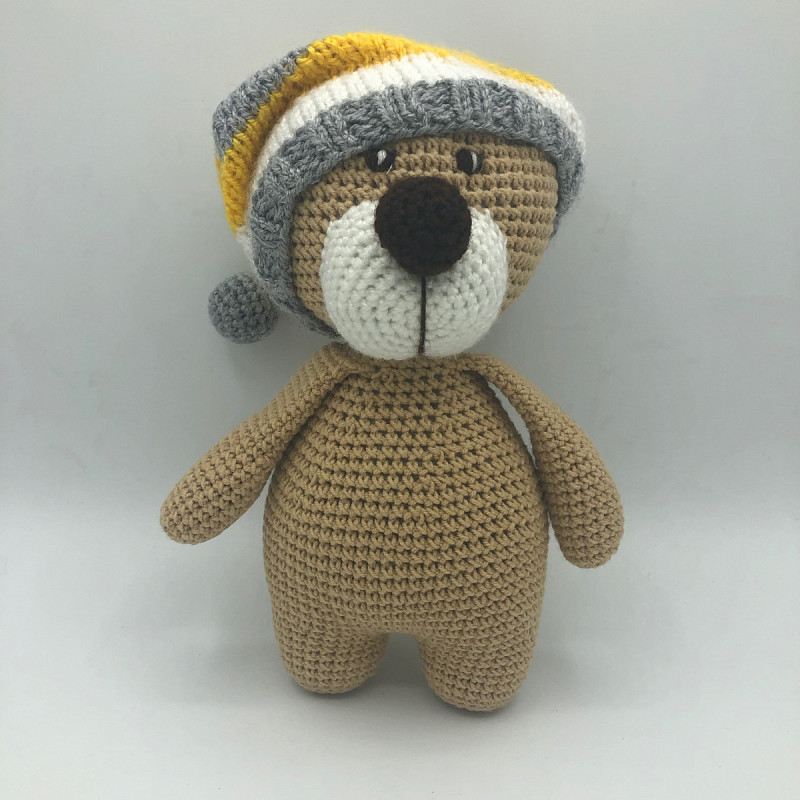 Медвежонок в полосатой шапочке 23 см