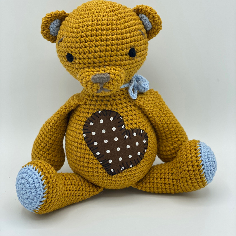 Медвежонок с сердцем в горошек 27 см