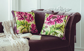 Невловимі весняні моменти на вишитому домашньому текстилі