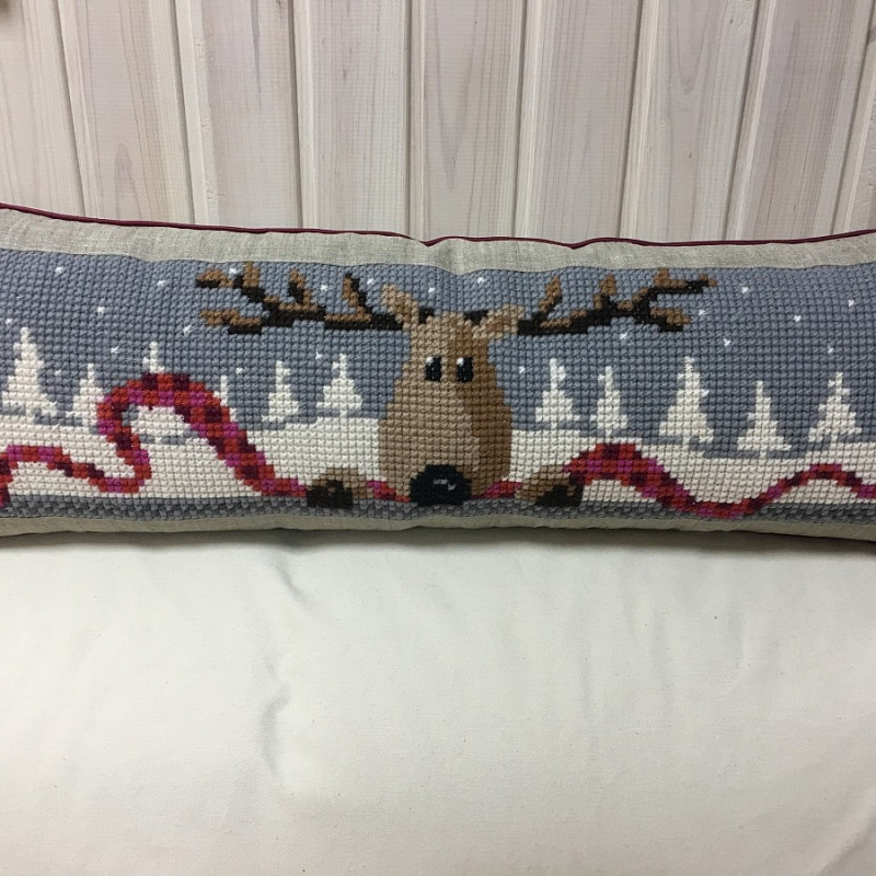 Новогодний олень коричневый