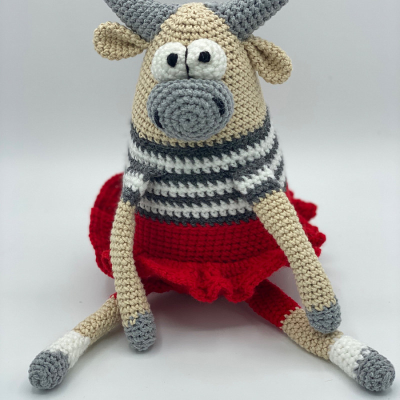 Символ 2021 года Коровка в красной юбочке 18\33 см