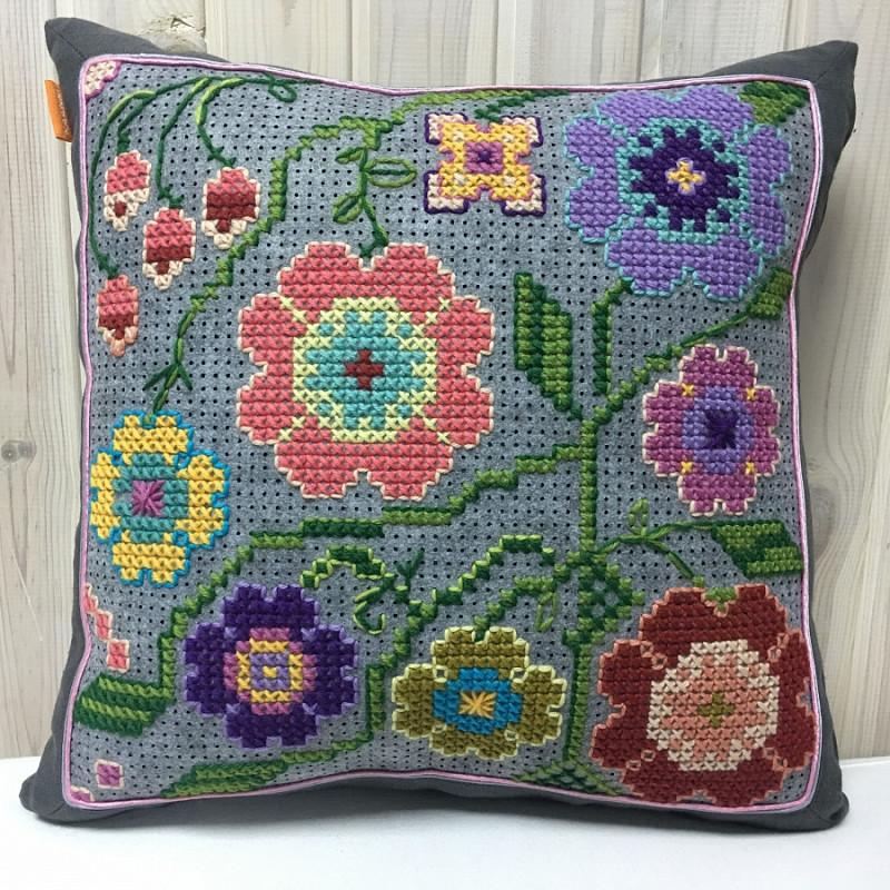 Зачаровані квіти яскрава