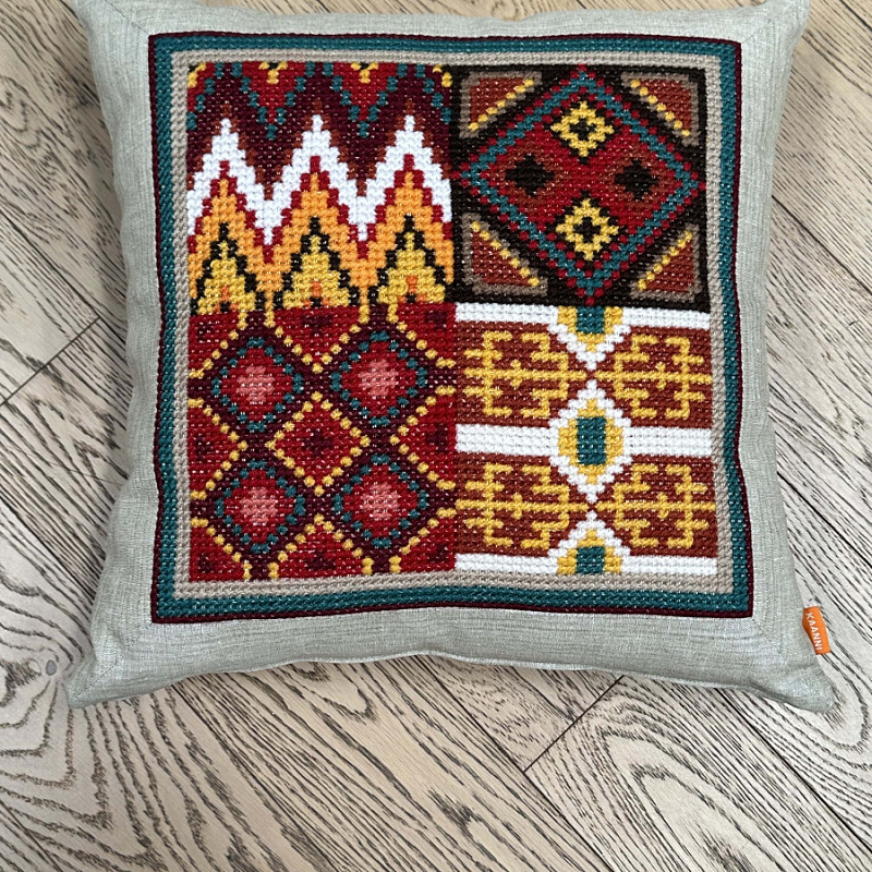 Етнокласика квадратна