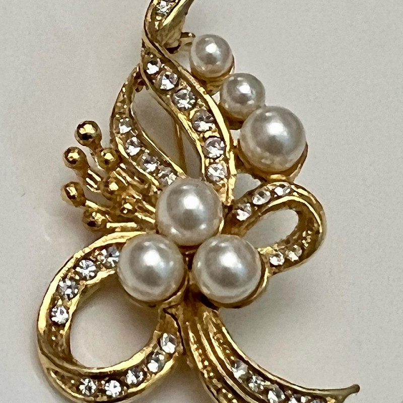 Брошь винтаж веточка с жемчужинами