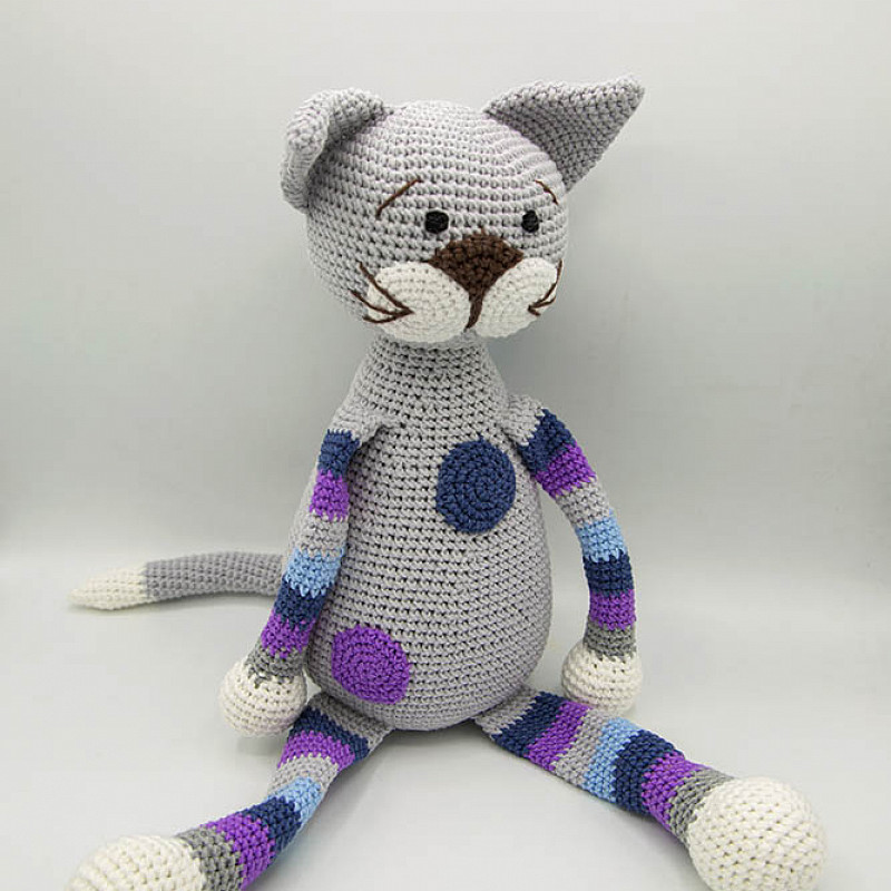 Кот серый серьезный 45 см